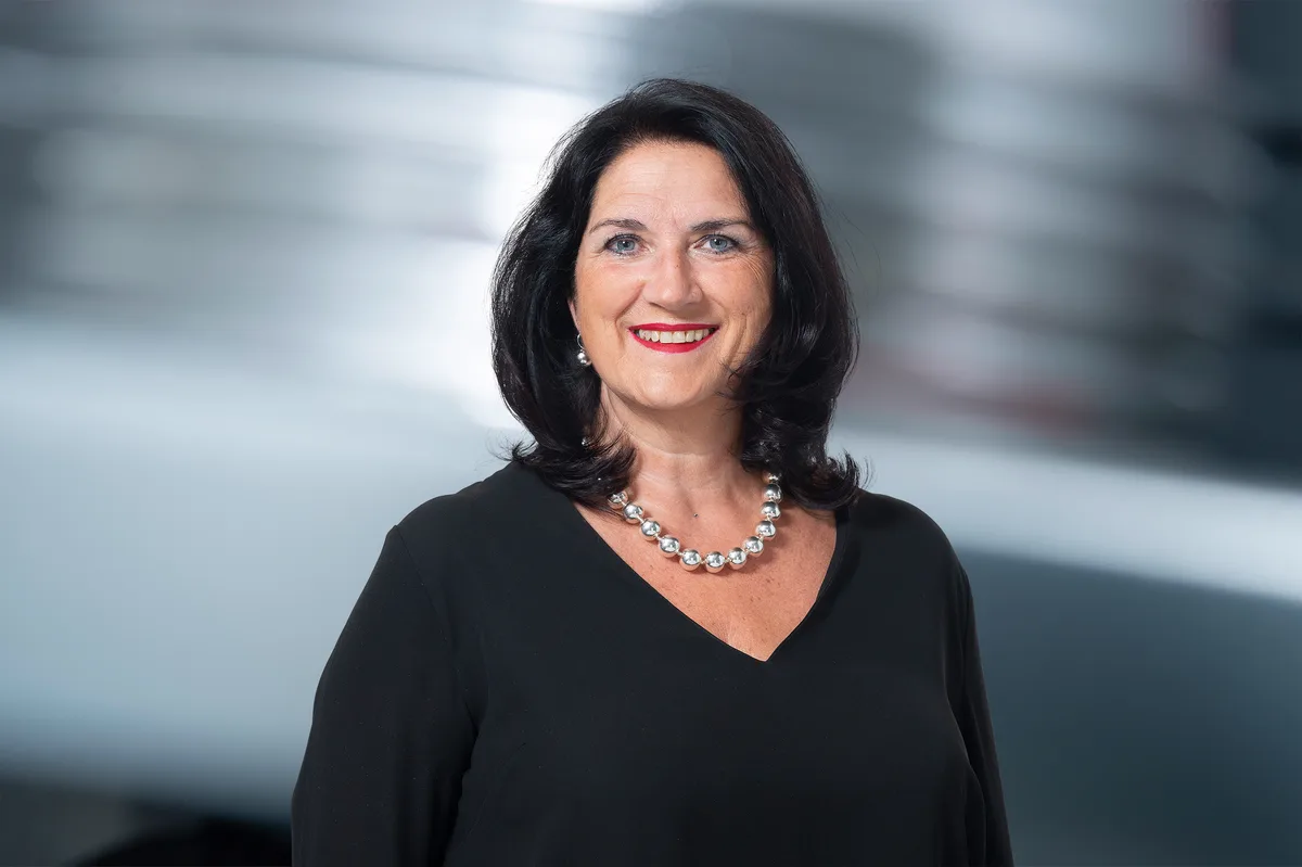 Man sieht die Psychologin Bettina Ugolini